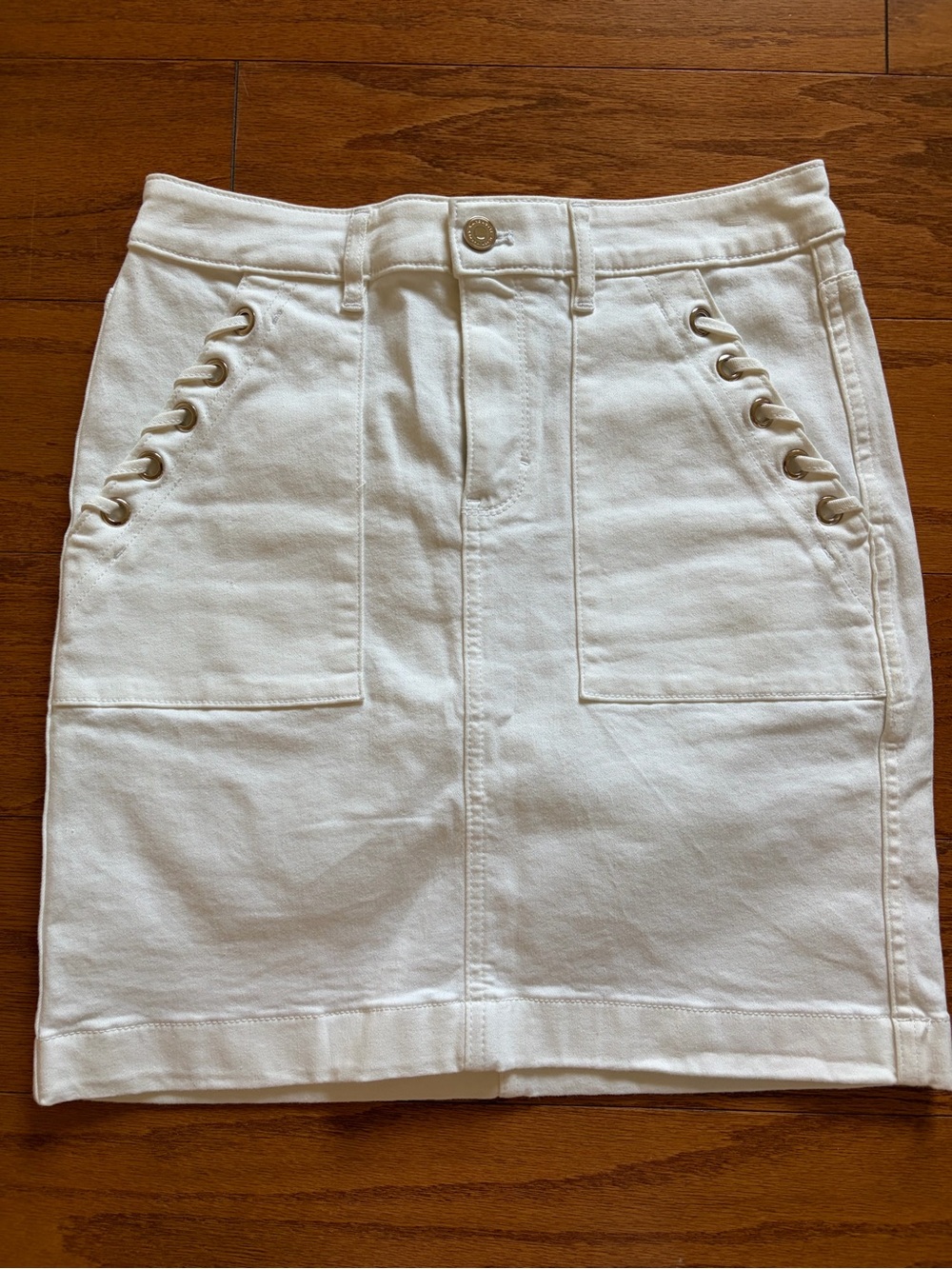 White House Black Market White Lace-Up Pocket Mini Skirt